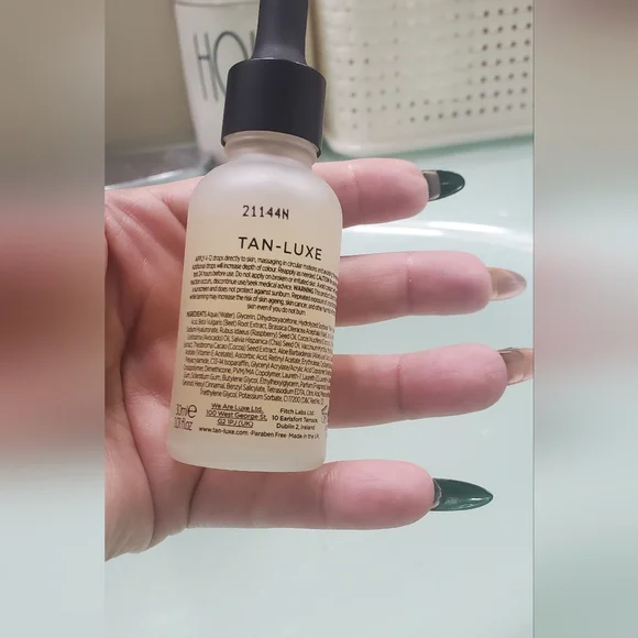 Tan-Luxe Super Glow - Picture 4 of 4